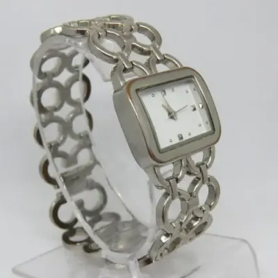 Ladies Quartz fashion watch - Working - Losing colour