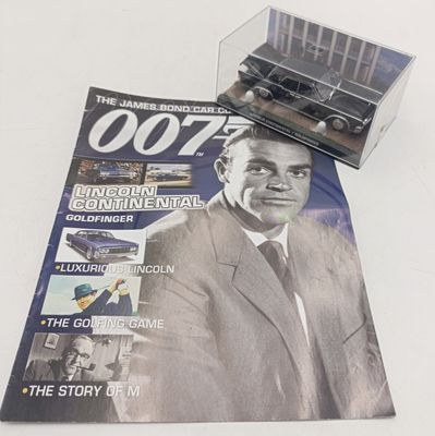 James Bond 007 Lincoln Continental model car with booklet - Goldfinger
