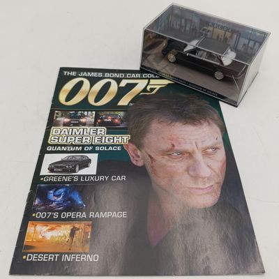 James Bond 007 Daimler super Eight model car with booklet - Quantum of Solace - Case cracked