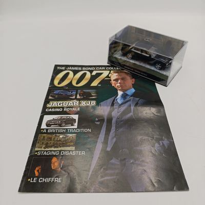 James Bond 007 Jaguar XJ8 model car with booklet - Casino Royale
