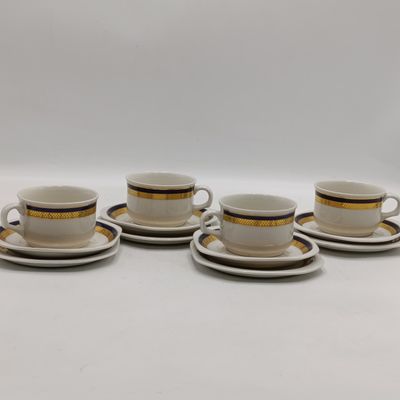 Set of 4 SA Airways porcelain cups and saucers - one cup cracked