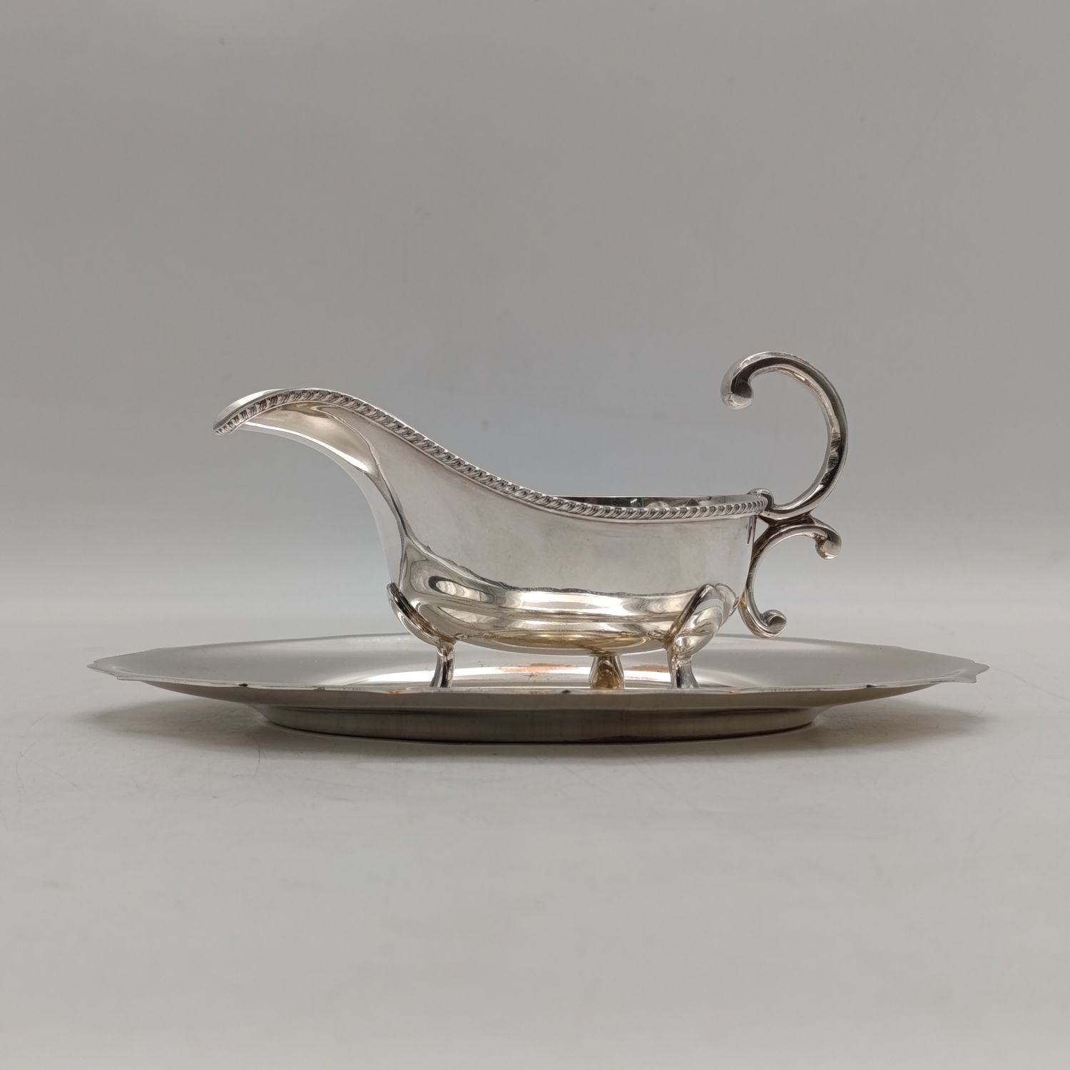 Vintage Viners EPNS silverplated gravy boat and saucer