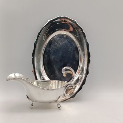 Vintage Viners EPNS silverplated gravy boat and saucer