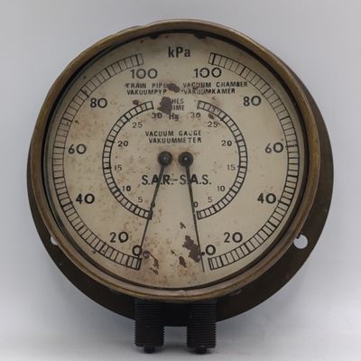 Vintage SA Railways vacuum gauge - marked SAR-SAS