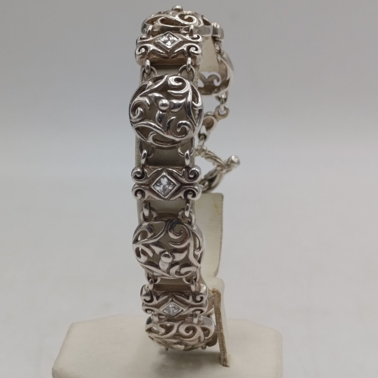 Sterling silver bracelet with 5 clear stones - weights 23,4g - length 20cm