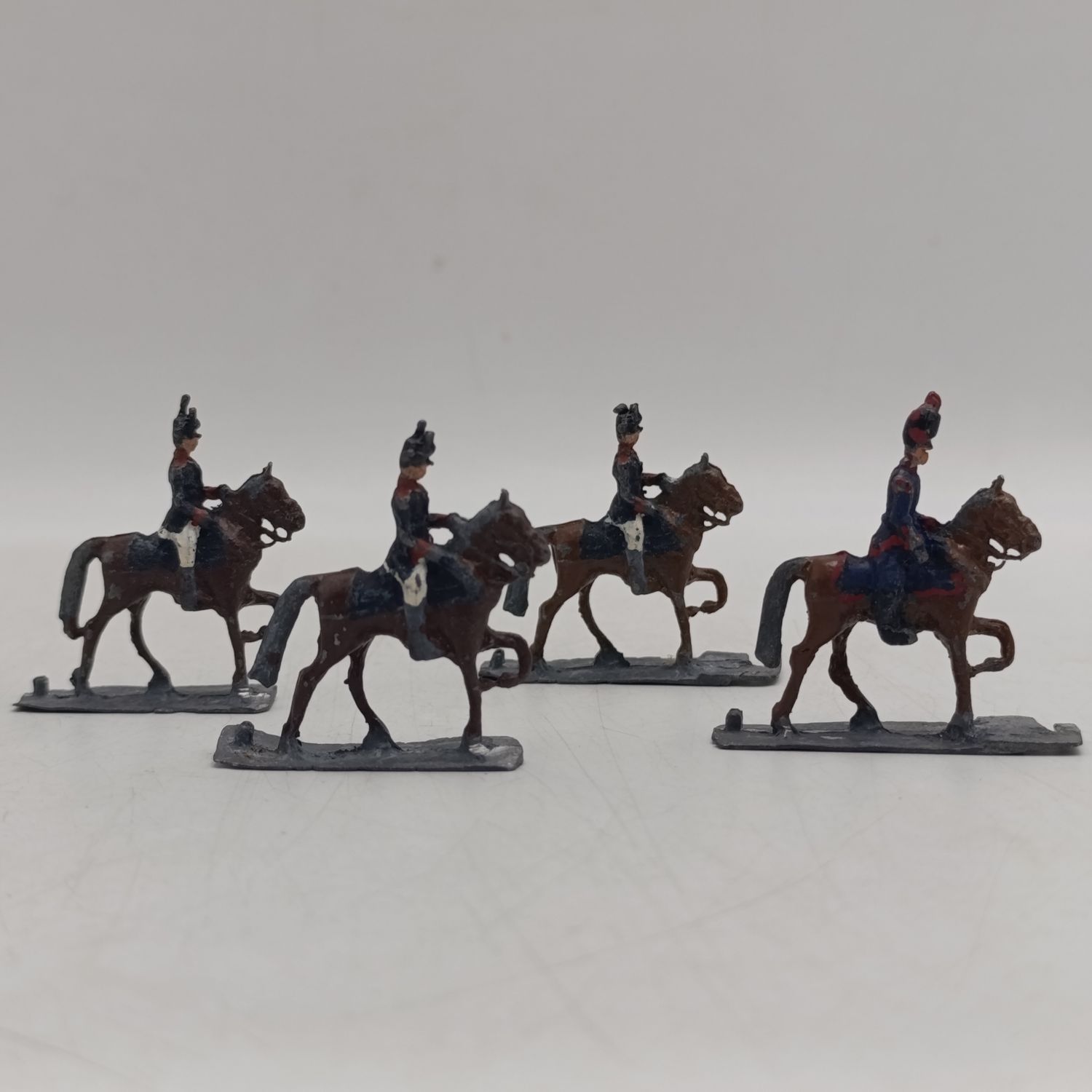 Lot of 4 vintage cavalry lead soldiers