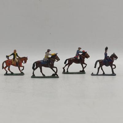 Lot of 4 vintage cavalry lead soldiers