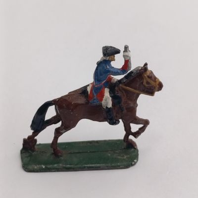Lot of 4 vintage cavalry lead soldiers