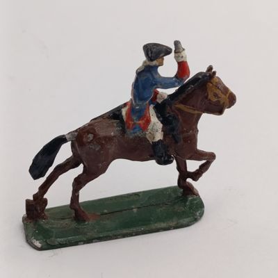 Lot of 4 vintage cavalry lead soldiers