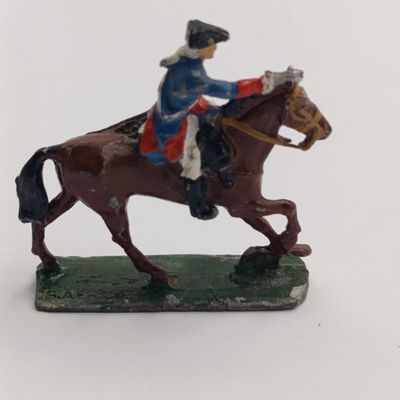 Lot of 4 vintage cavalry lead soldiers