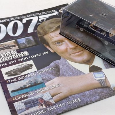 James Bond 007 Ford Taunus model car with booklet - The spy who Loved Me - case cracked