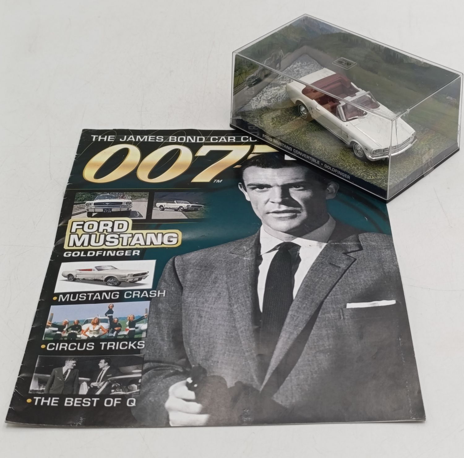 James Bond 007 Ford Mustang model car with booklet - Goldfinger