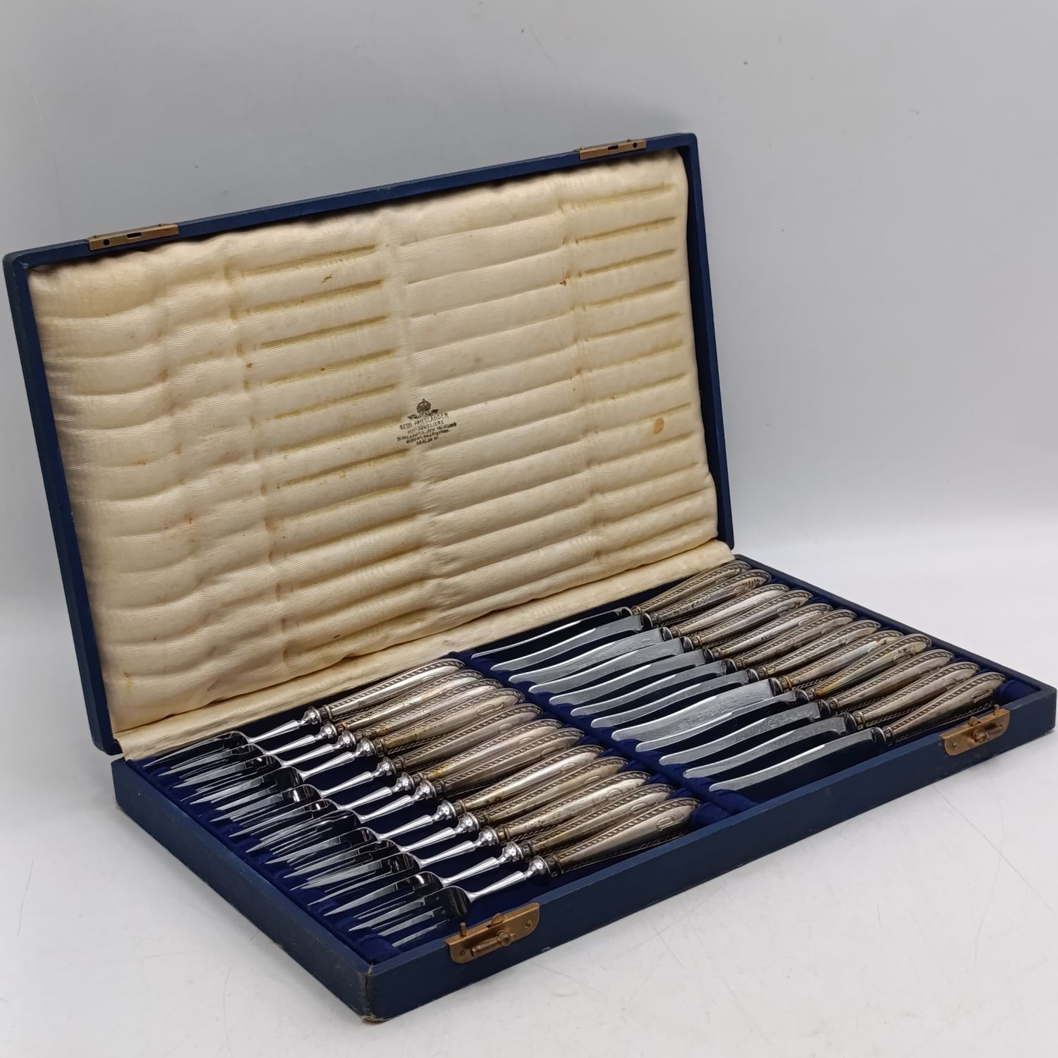 Vintage German 24-piece fruit set with 800 silver hallmark on handles - in box - total weight of 720g