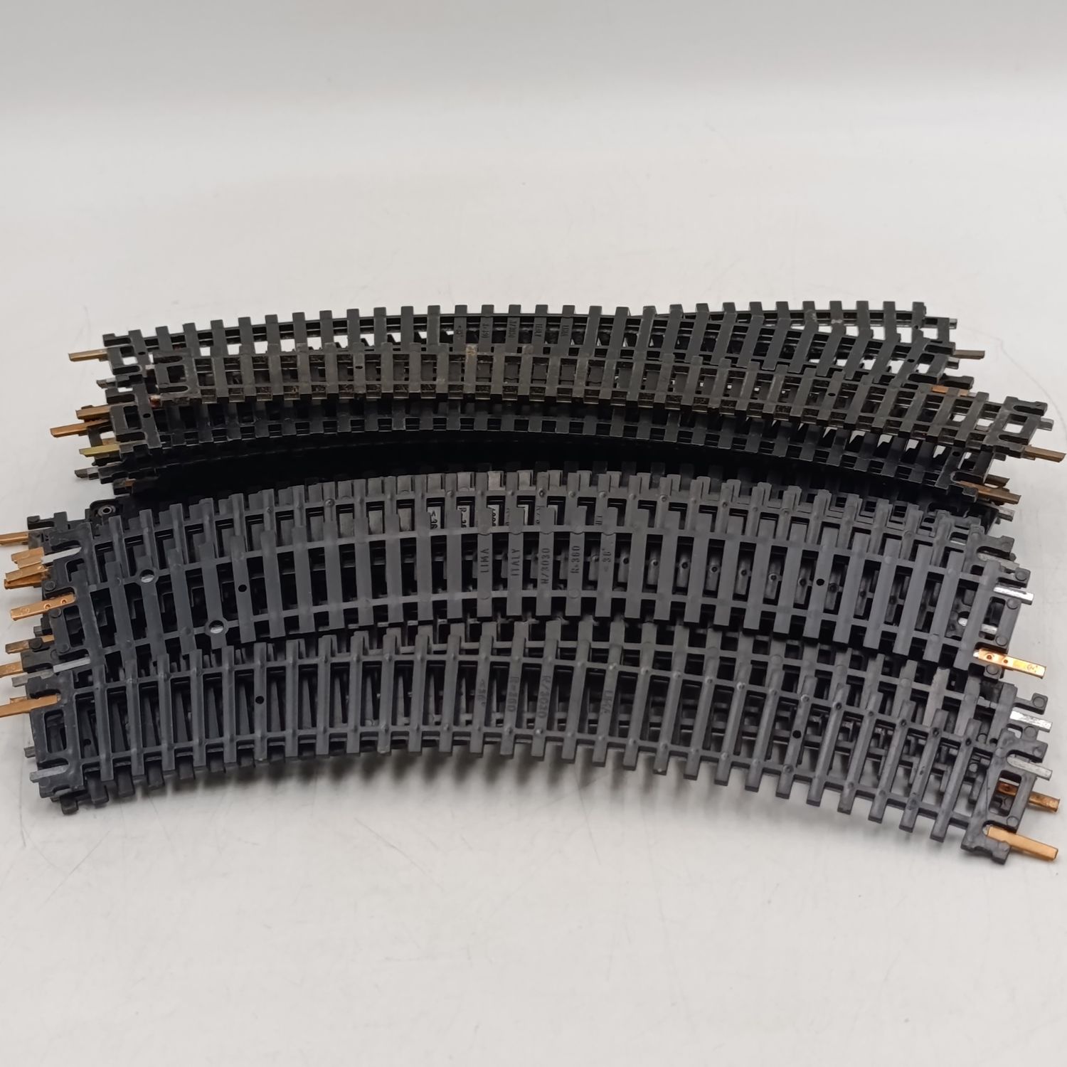 Lot of 25 Lima HO scale curved railway tracks