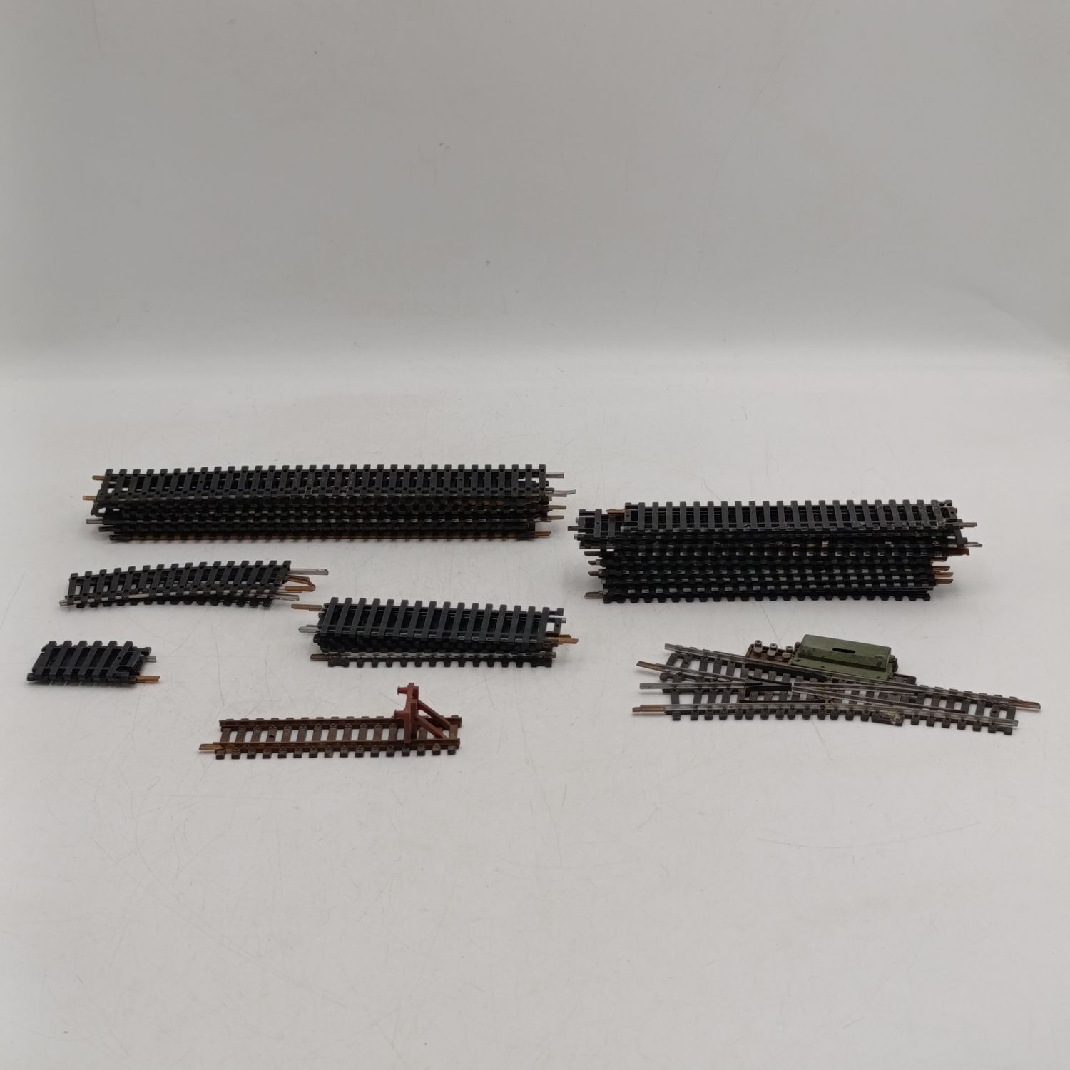 Lot of 23 HO scale railway tracks - assorted brands