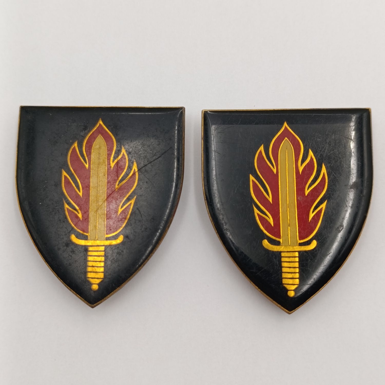Pair of SADF Intelligence school Shoulder flashes