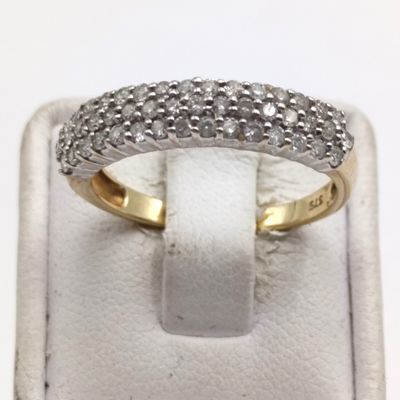 9kt Gold ring with 46 small diamonds - weight 2,6g - size P 1/2