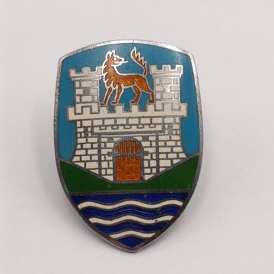 Vintage Volkswagen Beetle Wolfdburg bonnet badge