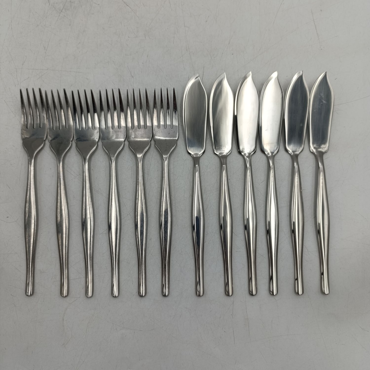 Set of 6 Stainless fish knives and forks