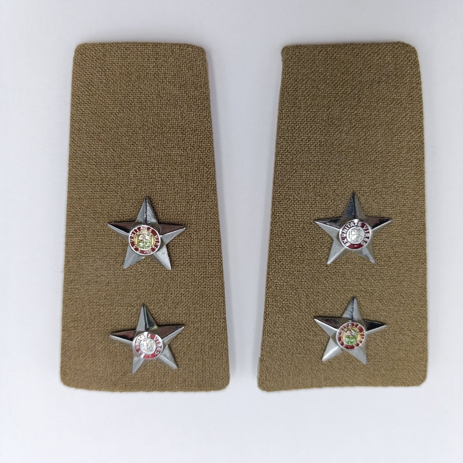 Pair of SADF Lieutenant step-outs rank epaulettes