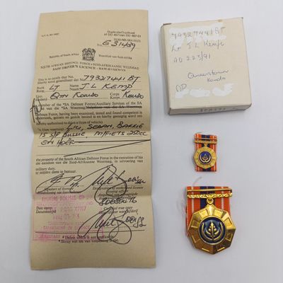 SADF Pro Patria medal with miniature #358331 issued to Lt JL Kemp - Queenstown commando plus Army drivers license