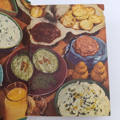 The New Family cook book - Edited by Ruth Berolzheimer