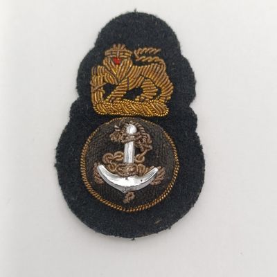 SA Navy Seaman cap badge