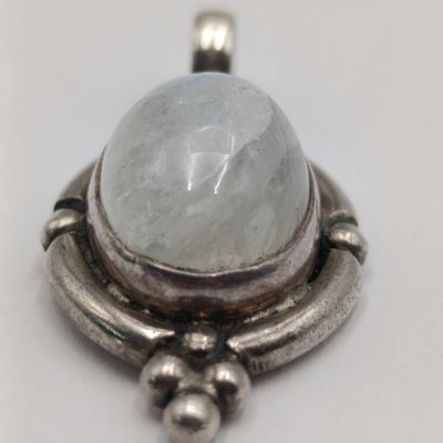 Sterling silver rainbow moonstone pendant with about 10ct moonstone weight 7,1g