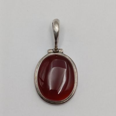 Sterling Silver pendant with large carnelian stone - total weight 7,9g