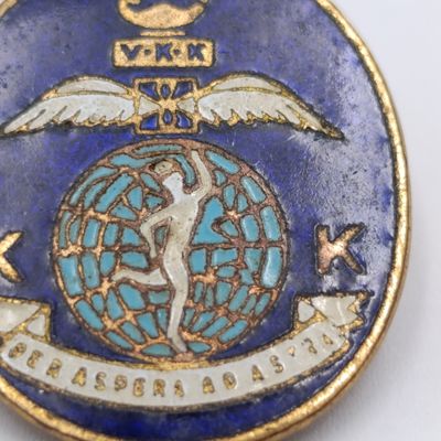 SA Air Force signals training school button badge
