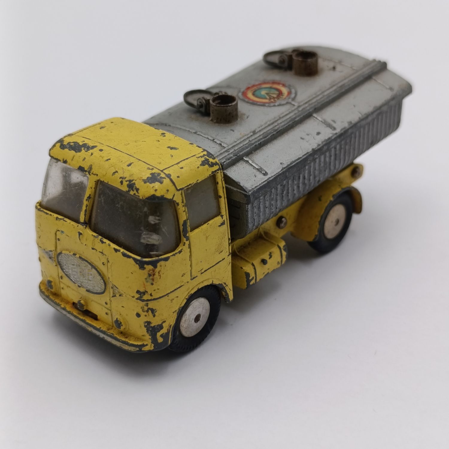 Vintage Corgi Toys Model 64 G Tunnel cement truck - tilt lid missing