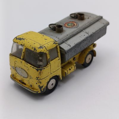 Vintage Corgi Toys Model 64 G Tunnel cement truck - tilt lid missing