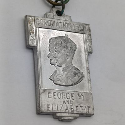 1937 George VI and Elizabeth coronation medal – unusual type