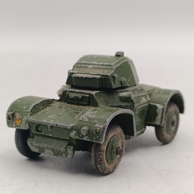 Meccano Dinky Toys #670 Armoured car military vehicle
