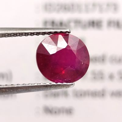 Oval Mixed Fracture Filled Ruby of 2,631ct with GEMLAB certificate