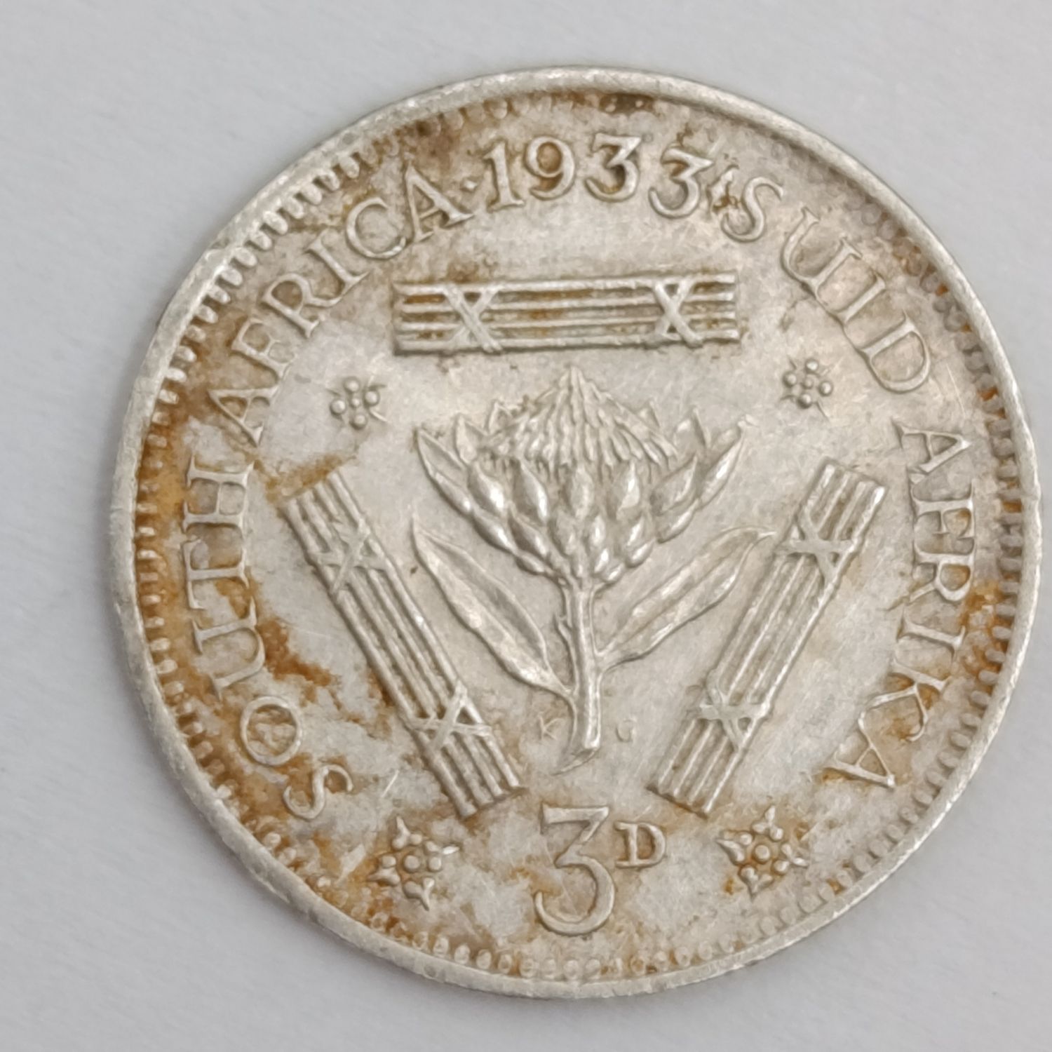 South Africa 1933 silver 3d tickey coin - AU condition
