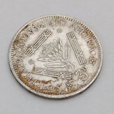 South Africa 1933 silver 3d tickey coin - AU condition