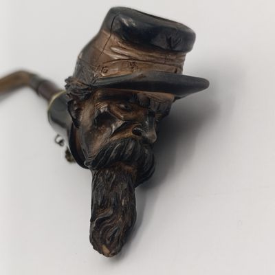 Vintage Meerschaum resin civil war soldier smoking pipe with case
