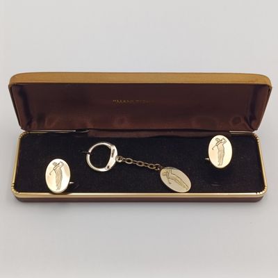 Golfing set of cufflinks with key holder in original box - Manleigh