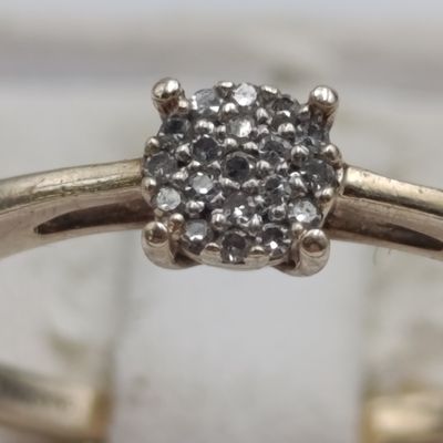 9kt yellow gold diamond ring with 19 small diamonds - weughs 1.7g - size P` 1/2