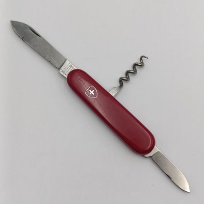 Victorinox 2-blade pocket knife with corkscrew