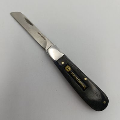 John Deere pocket knife with leather pouch