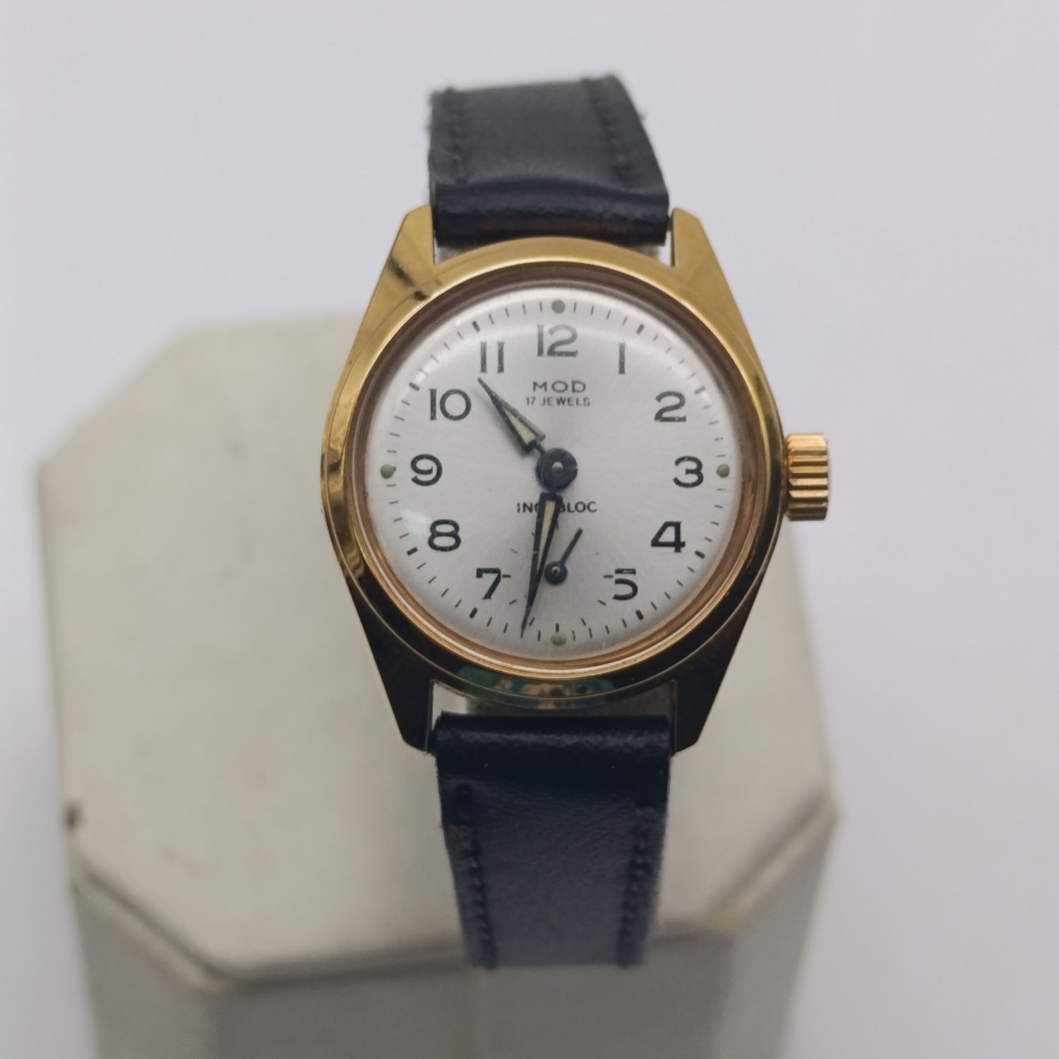 Vintage MOD incabloc manual wind ladies watch - working