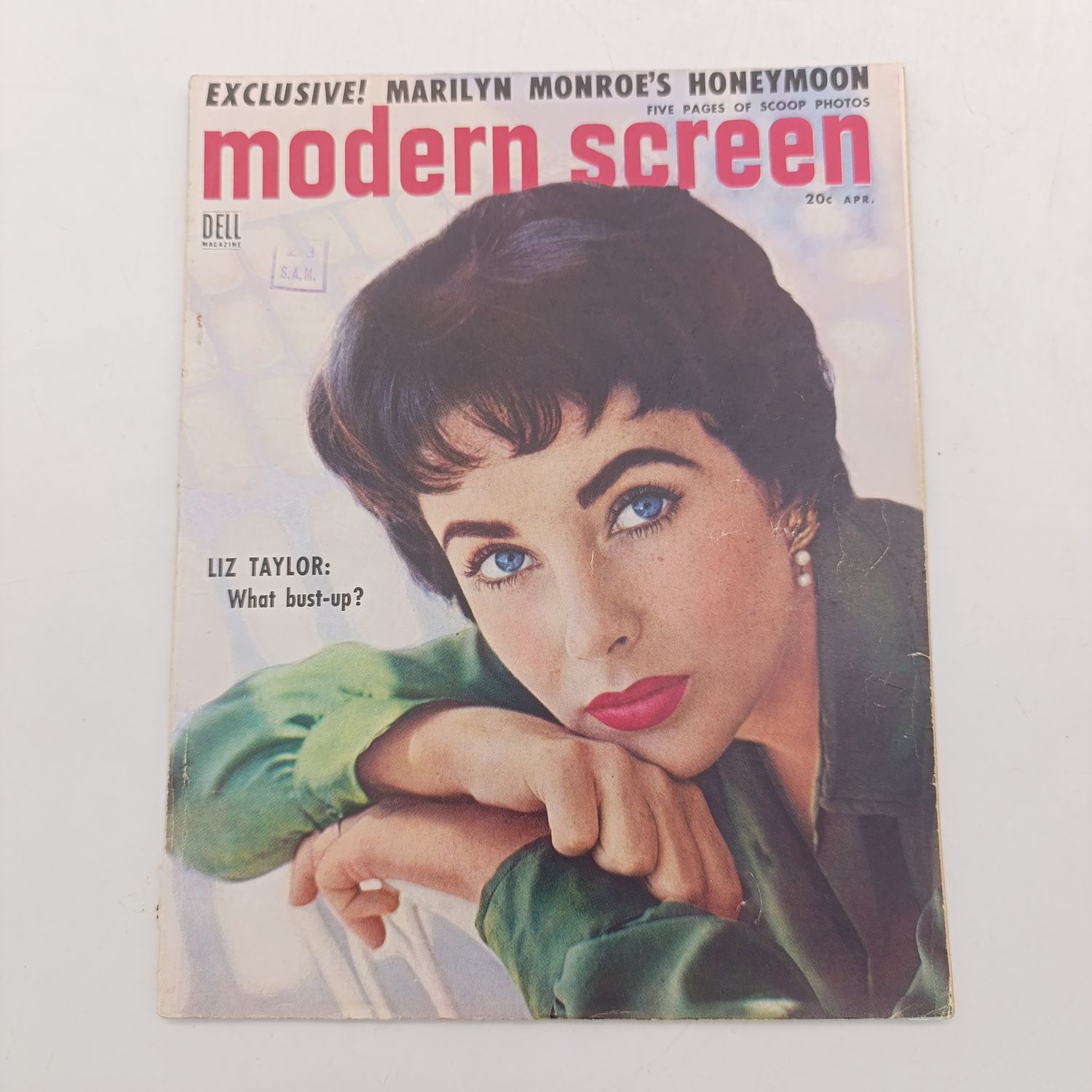 Vintage Modern Screen magazine - Liz taylor - April 1954