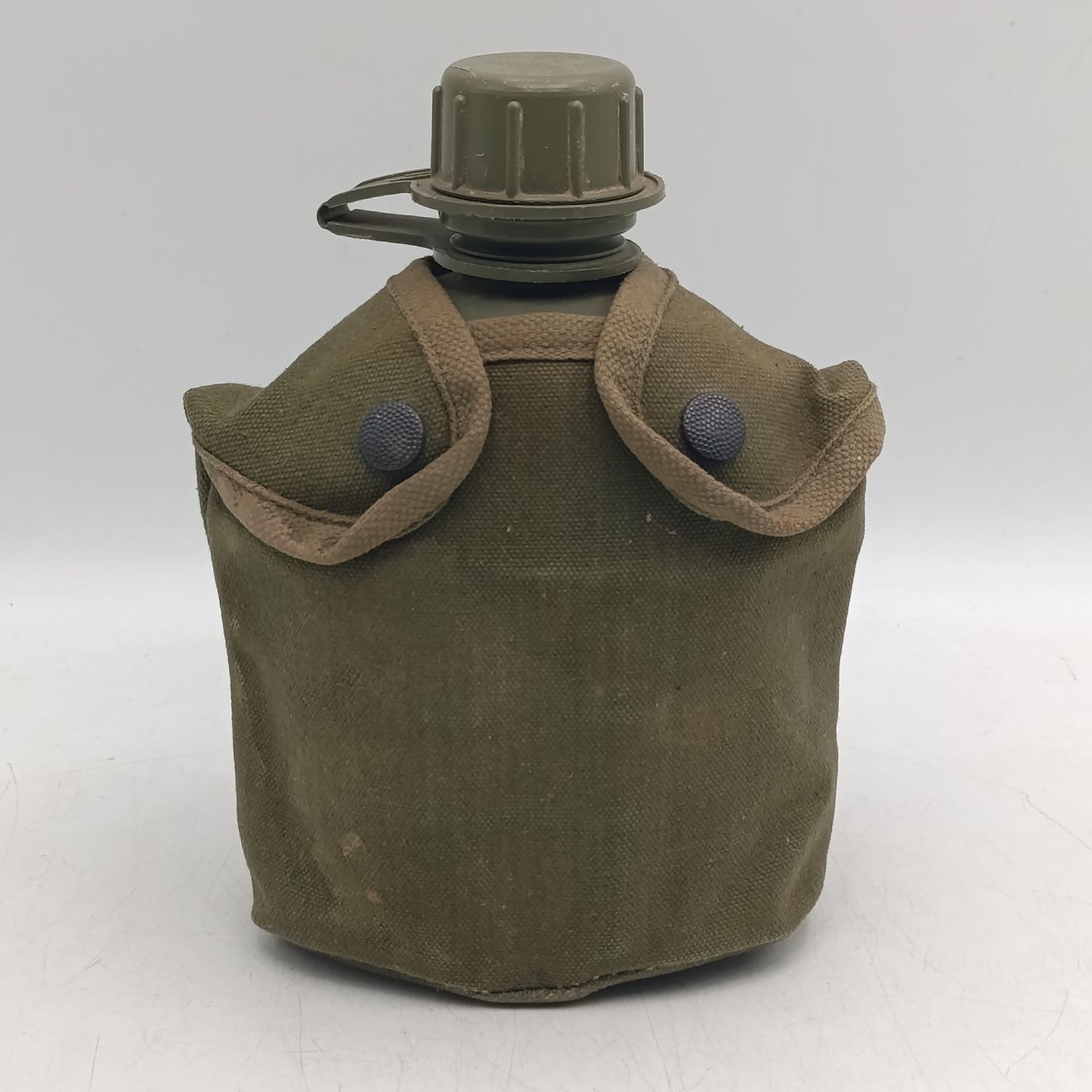 SADF Water bottle with fire bucket and NBC cap