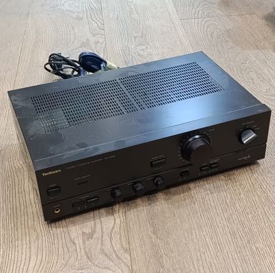 Vintage Technics SU-VZ220 Integrated amplifier - working