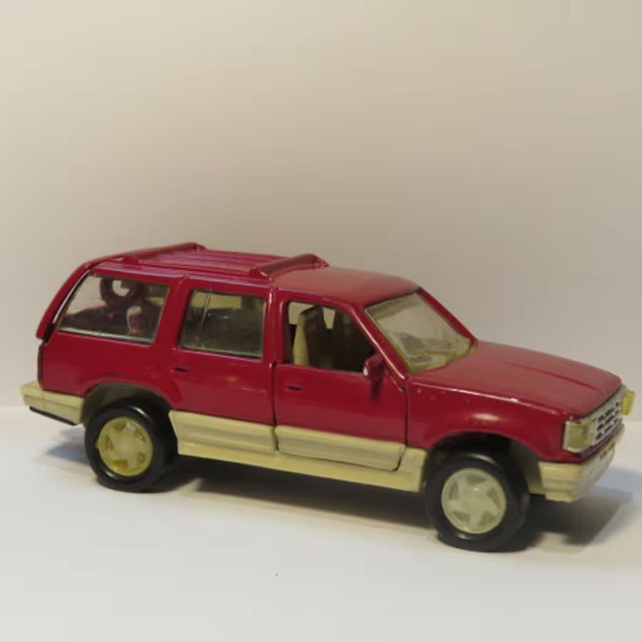 Road Champs Ford Explorer model car - Scale 1/43 - No rear window