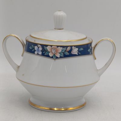 Vintage Legendary by Noritake Prescott porcelain sugar bowl with lid