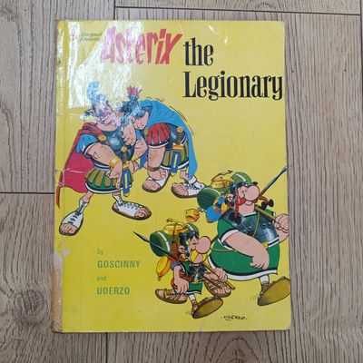 Lot of 6 old Asterix comics - well used