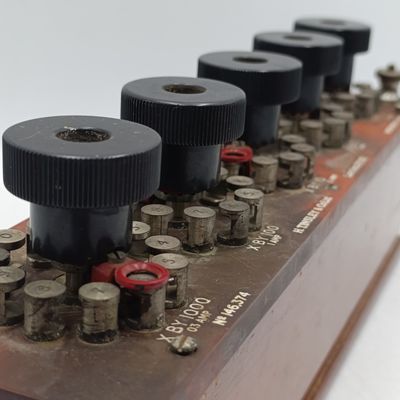 Vintage H . Tinsley and Co. resistance box Type 3461-5-LF3